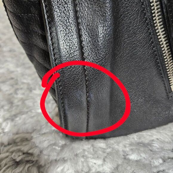 READ Alexander McQueen Leather Skull Padlock Zip Around Biker Bag Black - Picture 13 of 16